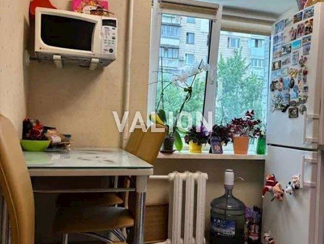 Продаж 1-к квартири вул. Вереснева 12