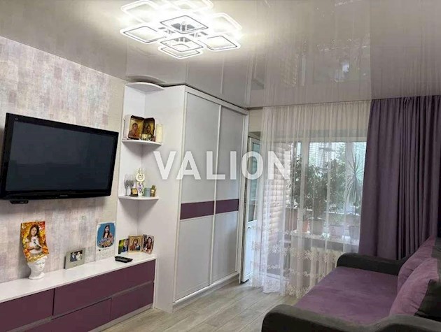 Продаж 1-к квартири вул. Вереснева 12