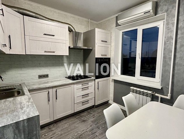 Продажа 2-комнатной квартиры с ремонтом, ул. Кошица 7, метро Позняки