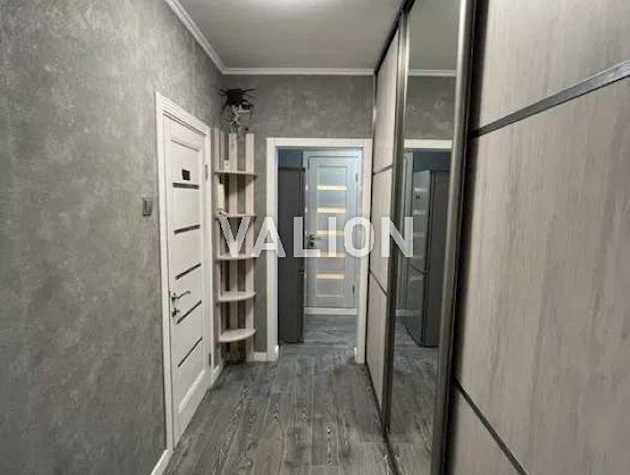 Продажа 2-комнатной квартиры с ремонтом, ул. Кошица 7, метро Позняки