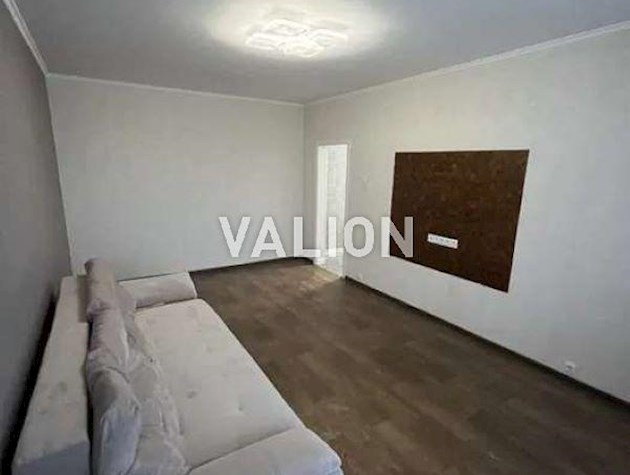 Продажа 2-комнатной квартиры с ремонтом, ул. Кошица 7, метро Позняки