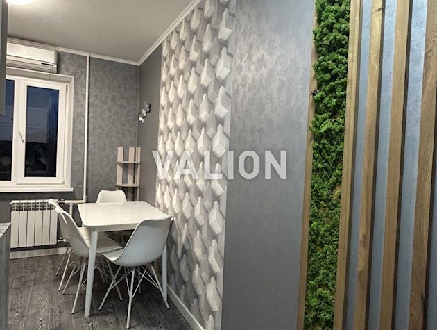 Продажа 2-комнатной квартиры с ремонтом, ул. Кошица 7, метро Позняки