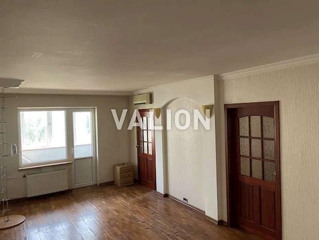 Продаж 3-кімнатної квартири на вул. Лаврухіна, 7