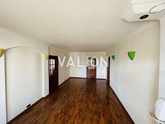 Продаж 3-кімнатної квартири на вул. Лаврухіна, 7