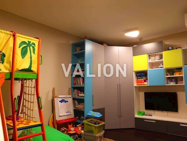 Продаж 4-к квартири ЖК Silver Breeze, вул Срібнокільська 3а