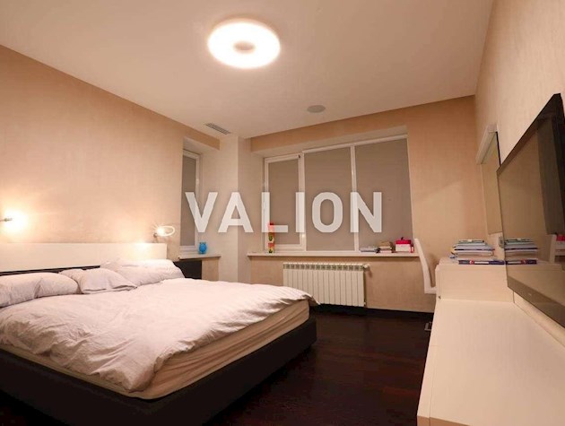 Продаж 4-к квартири ЖК Silver Breeze, вул Срібнокільська 3а