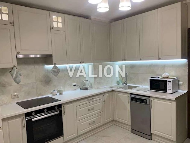 Продаж 3-к квартири Балтійський провулок 3