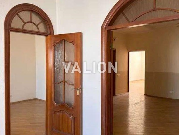 Продаж 3-к квартири вул. Срібнокільська 14а