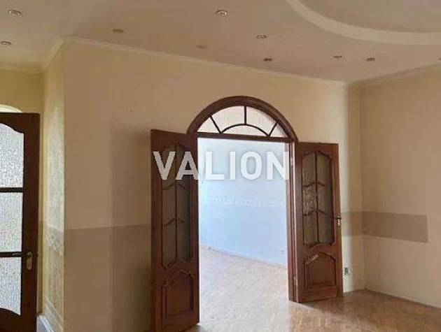 Продаж 3-к квартири вул. Срібнокільська 14а