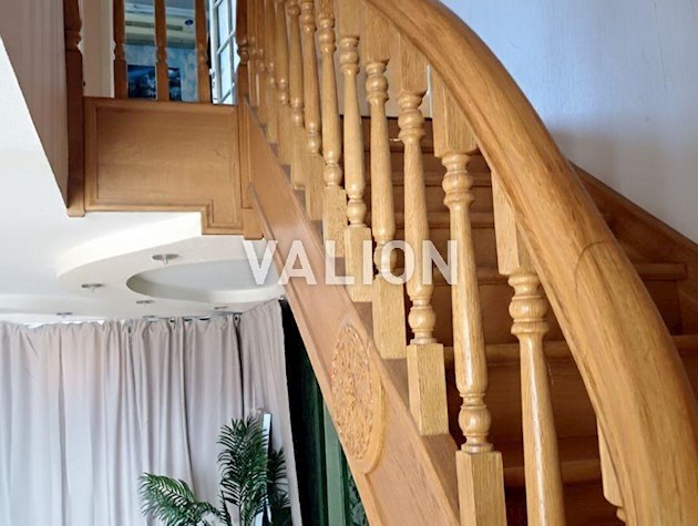 Двухуровневая 3комнатная квартира по ул. Рейгана Рональда (Драйзера),34/51