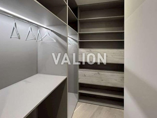 Продажа: Трехкомнатная квартира на ул. Никольско-Слободская, 15 в ЖК Русановская Гавань