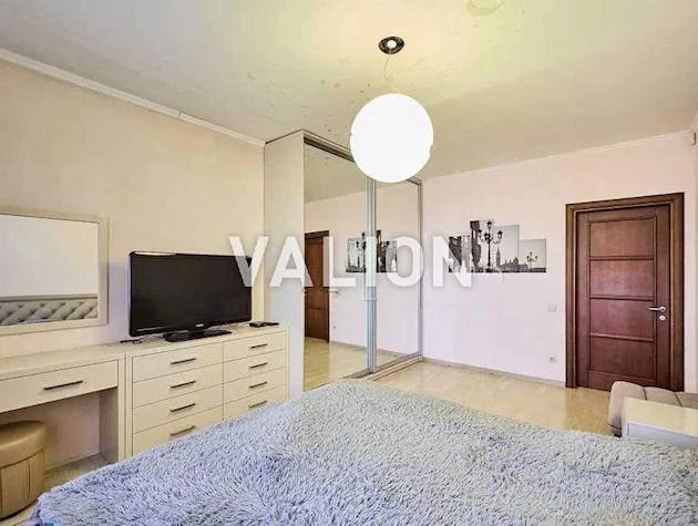 Продажа 4-комнатной квартиры ул. Клиническая 23/25