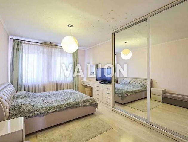 Продажа 4-комнатной квартиры ул. Клиническая 23/25