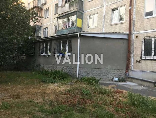 Продаж 3-кімнатної квартири в Солом’янському районі, вул. Стражеска, 9