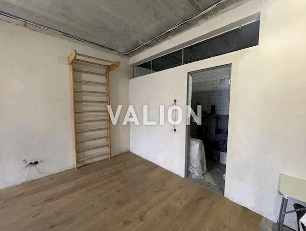 Продаж 1-к квартири вул. Замковецька 86