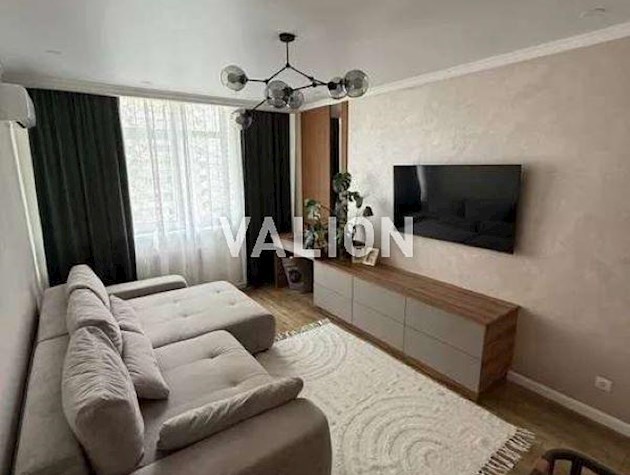 Продажа 1-к квартиры ул. Елены Пчелки 7