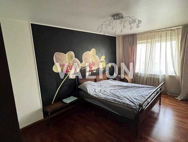 Продаж сучасної 3-к квартири з ремонтом Осокорки, Урліська, 19