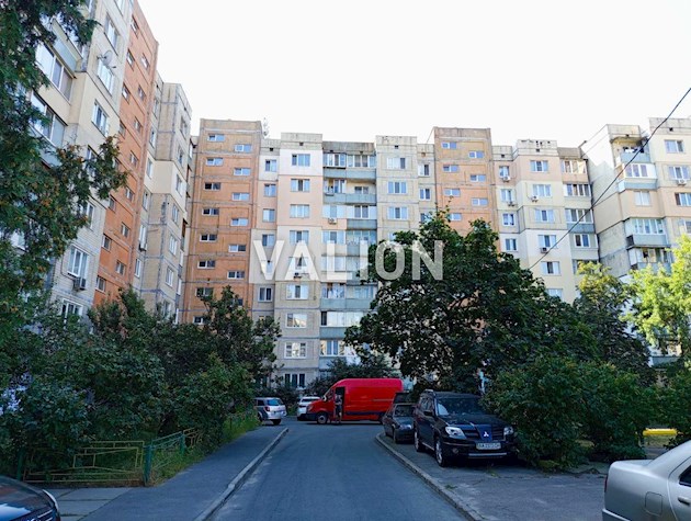 Продам 2- комн.квартиру, р-н Оболонь, ул. Героев Днепра 19