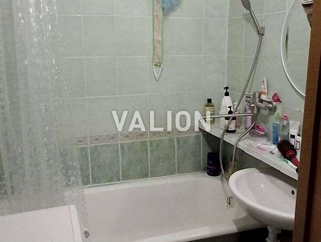 Продаж 4-кімнатної квартири по вул. Олійника Степана, 8