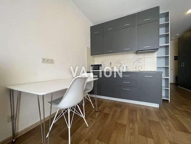 Продаю 1-кімнатну квартиру-студію по вулиці Кам’янська (Дніпродзержинська), 6, ЖК Метрополія, Дарницький р-н, м. Вирлиця.