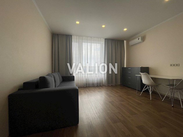 Продаю 1-кімнатну квартиру-студію по вулиці Кам’янська (Дніпродзержинська), 6, ЖК Метрополія, Дарницький р-н, м. Вирлиця.