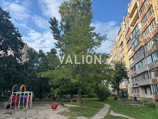 Продам 1 комнатную квартиру ул.(Кикабидзе( Булгакова ) 6а