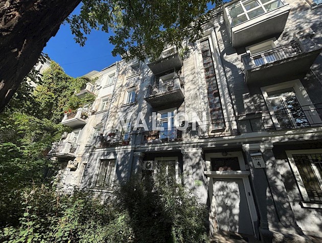 Продам 2 комнатную квартиру в центре Подола.Контрактова площадь. переулок. Хорива 4