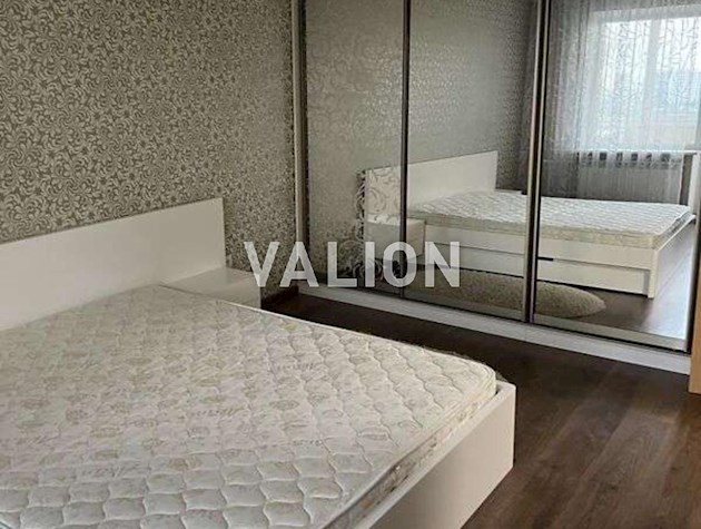 Продажа 3-к квартиры ул. Елены Пчелки 4