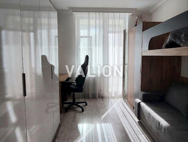 Продаж 3К квартири з ремонтом і меблями за адресою вул. Дмитрівська, 60/19 Шевченківський район