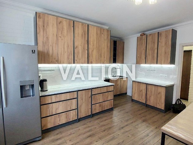 Продаж 3К квартири з ремонтом і меблями за адресою вул. Дмитрівська, 60/19 Шевченківський район