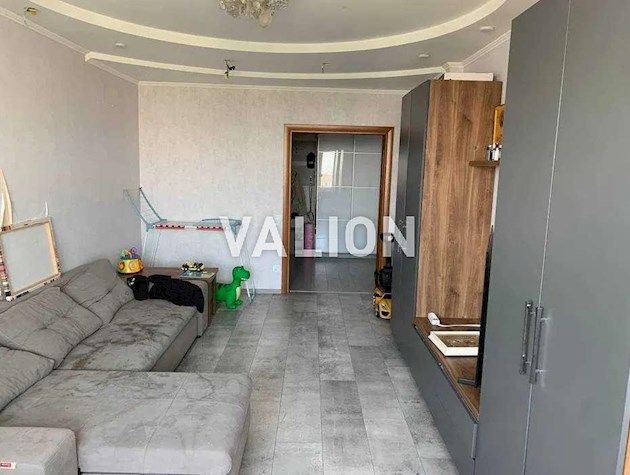 Продажа 2-комнатной квартиры по ул. Верховинная, д. 35, Святошинский район