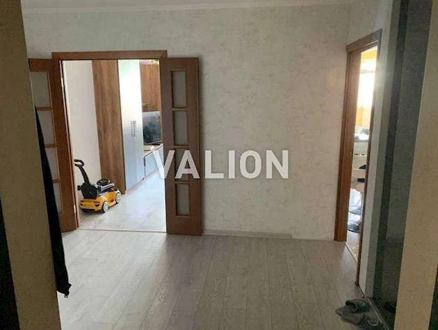 Продажа 2-комнатной квартиры по ул. Верховинная, д. 35, Святошинский район