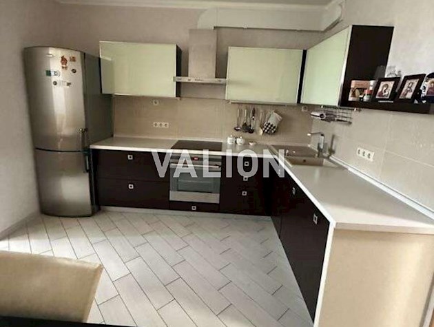 Продаж 2-к квартири вул. Федора Ернста 6