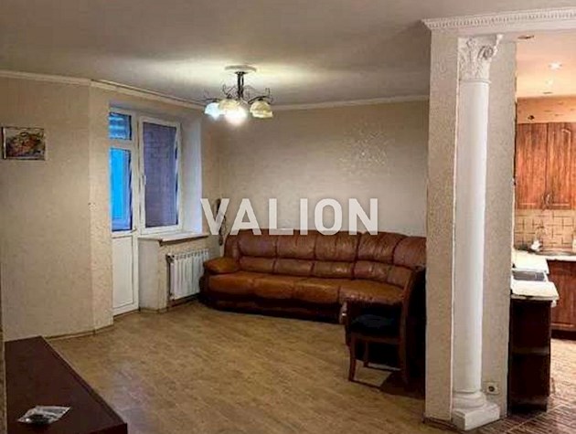 Продаж 2-кімнатної квартири по вул. Сім’ї Стешенка (Строкача), 7