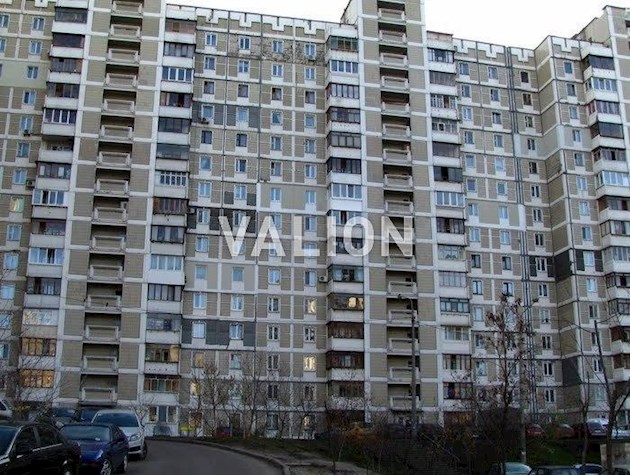 Продаж 3-к квартири вул. Срібнокільська 8