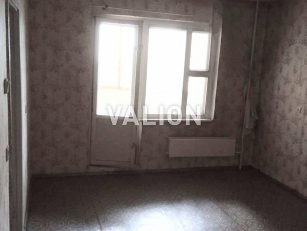 Продаж 3-к квартири вул. Срібнокільська 8