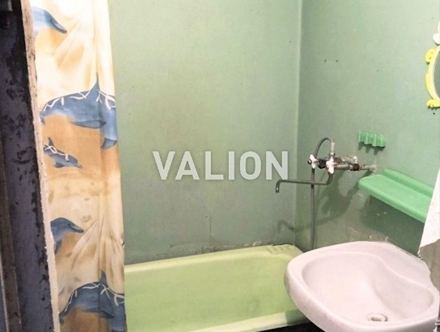 Продаж 3-к квартири вул. Срібнокільська 8