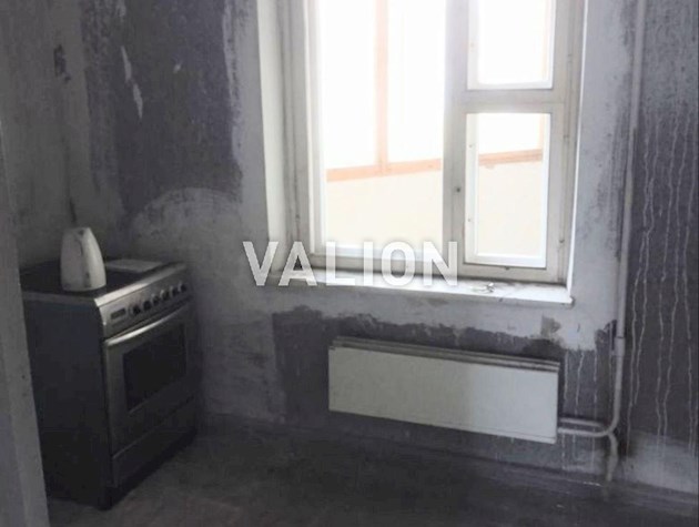 Продаж 3-к квартири вул. Срібнокільська 8