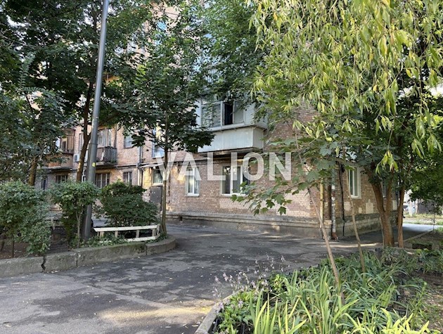 Продам 2к квартиру ул.Ушинского 17, Соломенский район правый берег