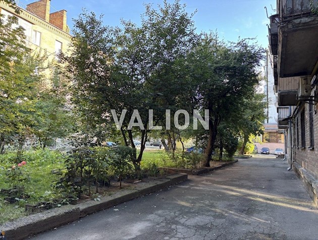 Продам 2к квартиру ул.Ушинского 17, Соломенский район правый берег