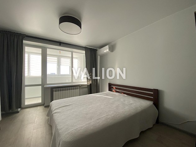 Продаж 1-кімнатної квартири 42м2 зі свіжим ремонтом по вул. Святослава Хороброго (Народного Ополчення), 4А, Чоколовка, Соло’мянський район, правий берег