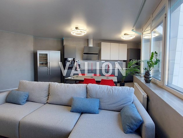 Продаж 4К квартири з ремонтом і меблями за адресою Берестейський проспект, 11 у Шевченківському районі.