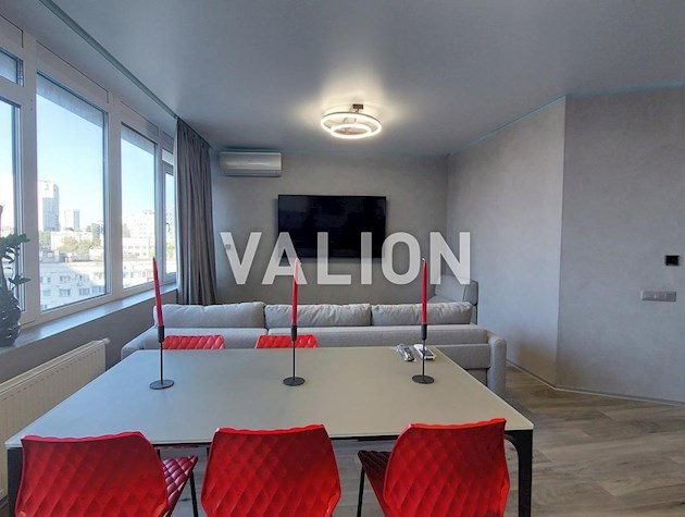 Продаж 4К квартири з ремонтом і меблями за адресою Берестейський проспект, 11 у Шевченківському районі.