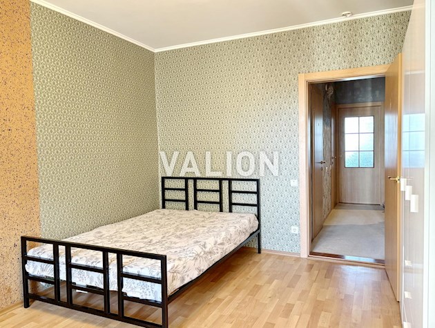 Продажа трехкомнатной квартиры в Святошинском районе, ул. Олевская, 7. Правый берег