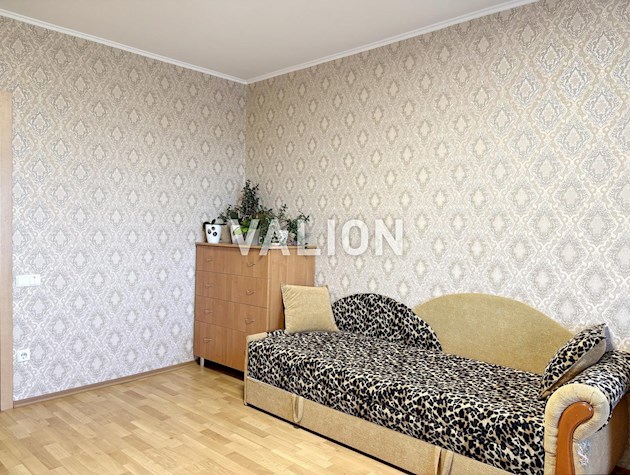 Продажа трехкомнатной квартиры в Святошинском районе, ул. Олевская, 7. Правый берег