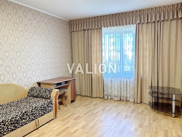 Продажа трехкомнатной квартиры в Святошинском районе, ул. Олевская, 7. Правый берег