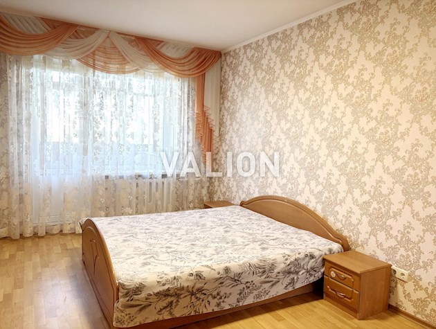 Продажа трехкомнатной квартиры в Святошинском районе, ул. Олевская, 7. Правый берег