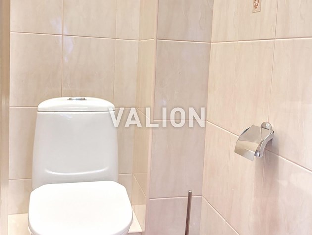 Продажа трехкомнатной квартиры в Святошинском районе, ул. Олевская, 7. Правый берег