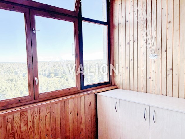 Продажа трехкомнатной квартиры в Святошинском районе, ул. Олевская, 7. Правый берег