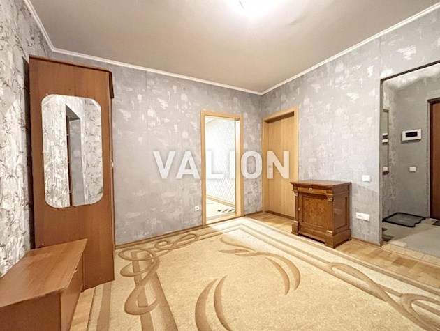 Продажа трехкомнатной квартиры в Святошинском районе, ул. Олевская, 7. Правый берег